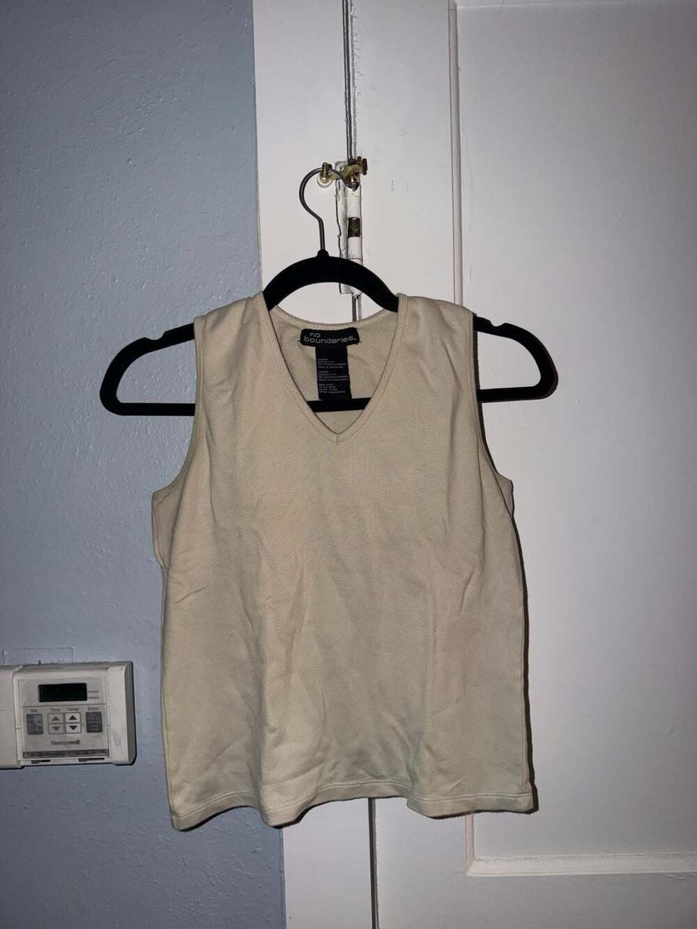 No Boundaries Juniors Medium (7/9) V-Neck Tank Top Stone